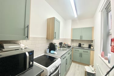 1 bed flat, Sherwin Road, Lenton, Nottingham, NG71SA - Image 1